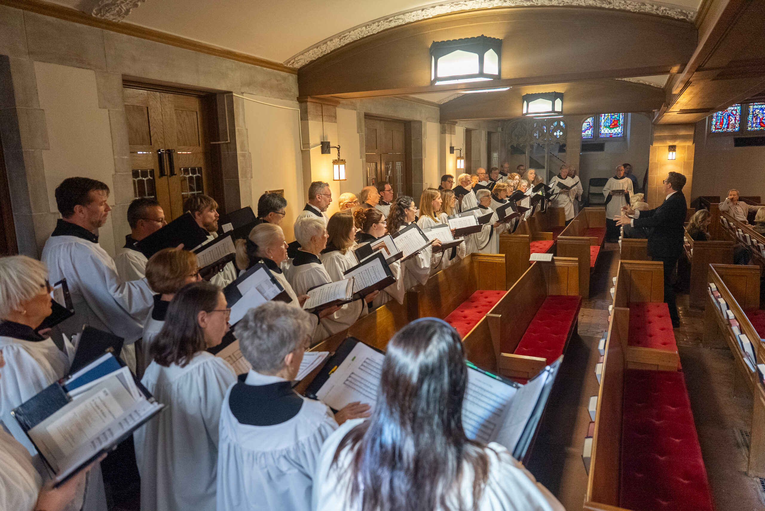 The Motet Choir singing under the direction of Matthew Culloton
